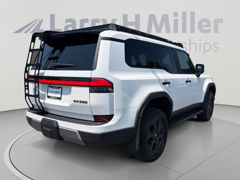 Used 2025 Lexus GX 550 w/ Accessory Package (CT) AWD/4WD image 5