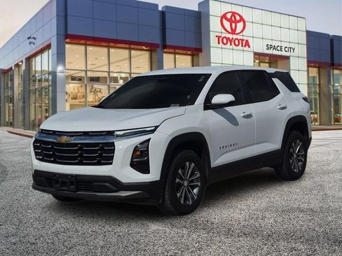 Used 2026 Chevrolet Equinox LT AWD/4WD image 2