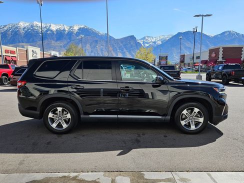 Certified 2025 Honda Pilot EX-L image 2