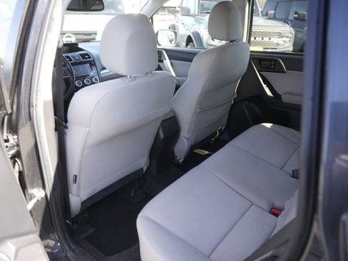 Used 2016 Subaru Forester 2.5i Premium image 12