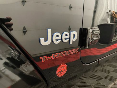 Used 2024 Jeep Wrangler Sahara 4xe image 17