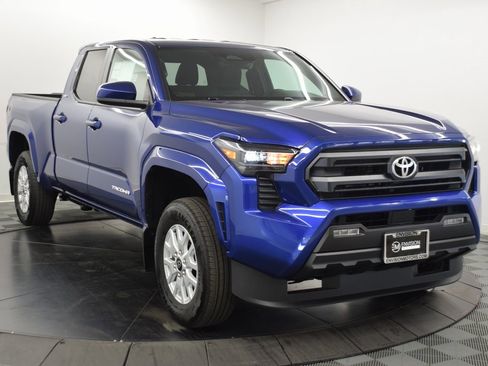 New 2025 Toyota Tacoma SR5 image 5