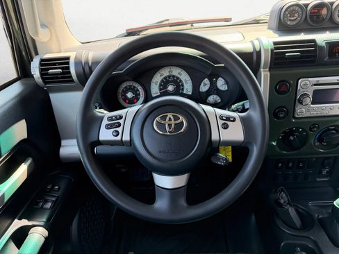 Used 2011 Toyota FJ Cruiser 4WD w/ Convenience Pkg image 16