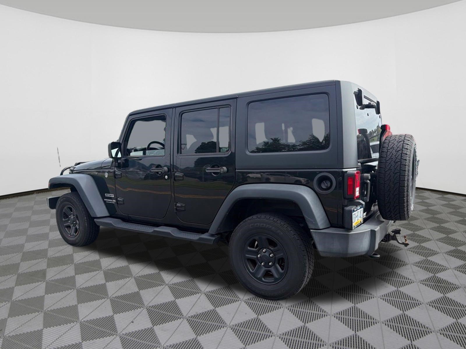 Used 2017 Jeep Wrangler Unlimited Sport w/ Connectivity Group AWD/4WD image 5