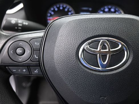 Used 2019 Toyota RAV4 LE w/ All Weather Liner Package image 15