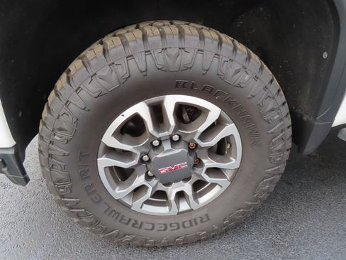 Used 2022 GMC Sierra 2500 AT4 w/ Gooseneck/5TH Wheel Package image 11