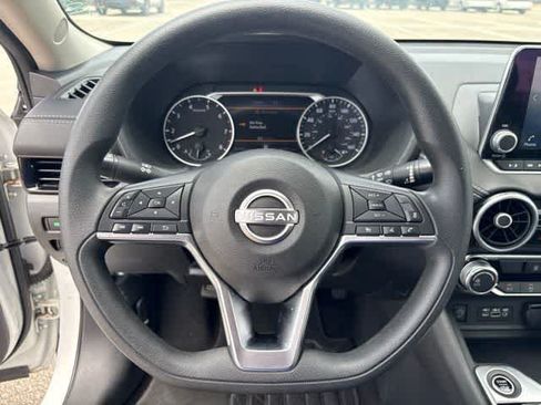 Used 2024 Nissan Sentra SV FWD image 14