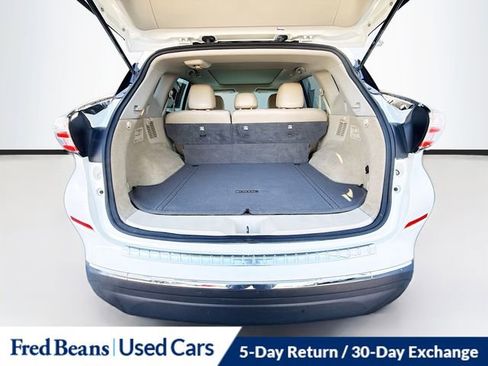 Used 2017 Nissan Murano SV w/ Premium Plus Package image 28