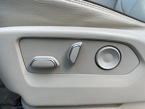 Used 2022 GMC Yukon XL Denali w/ Max Trailering Package AWD/4WD image 11