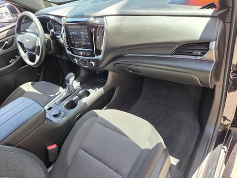 Certified 2023 Chevrolet Traverse LT FWD image 16