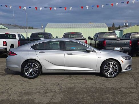 Used 2019 Buick Regal Preferred image 6