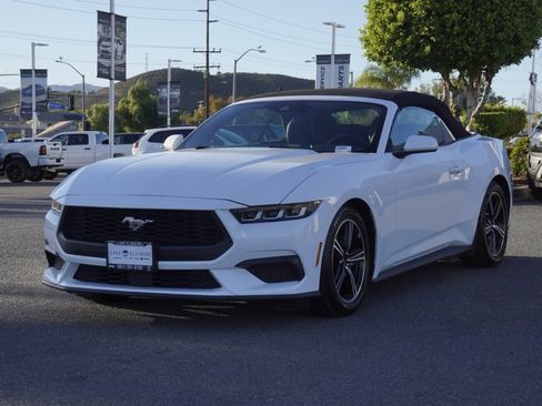 Used 2024 Ford Mustang Convertible image 8