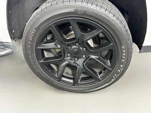 Used 2017 Cadillac Escalade Luxury RWD image 11