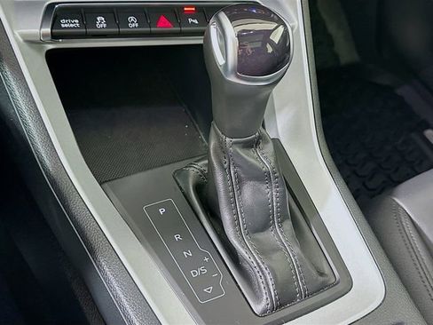 Used 2023 Audi Q3 2.0T Premium image 17