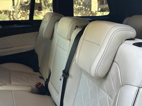 Used 2019 Mercedes-Benz GLS 550 4MATIC image 21