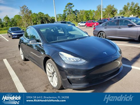 Used 2018 Tesla Model 3 Long Range RWD image 1