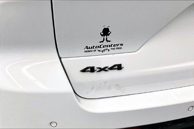 Used 2023 Jeep Grand Cherokee Altitude AWD/4WD image 9