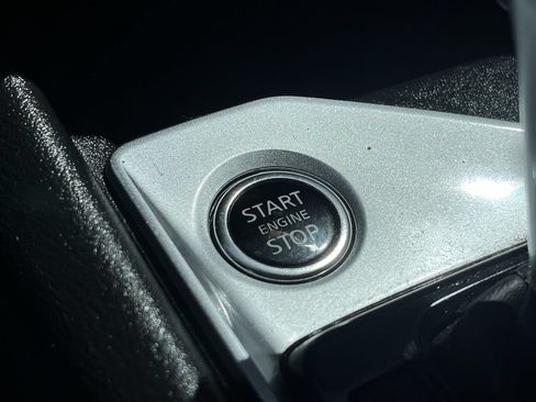 Used 2025 Nissan Altima 2.5 SV FWD image 15