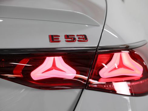 Used 2026 Mercedes-Benz E 53 AMG e 4MATIC Sedan image 22
