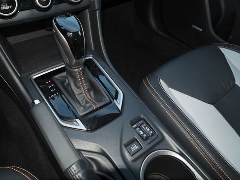 Used 2019 Subaru Crosstrek 2.0i Limited w/ Moonroof Package w/Navigation image 19