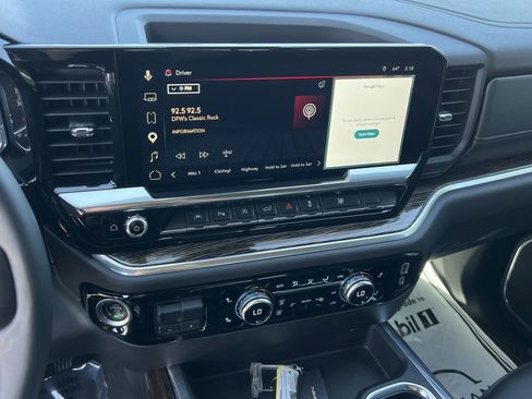 Used 2024 GMC Sierra 1500 Elevation w/ Elevation Premium Package image 17