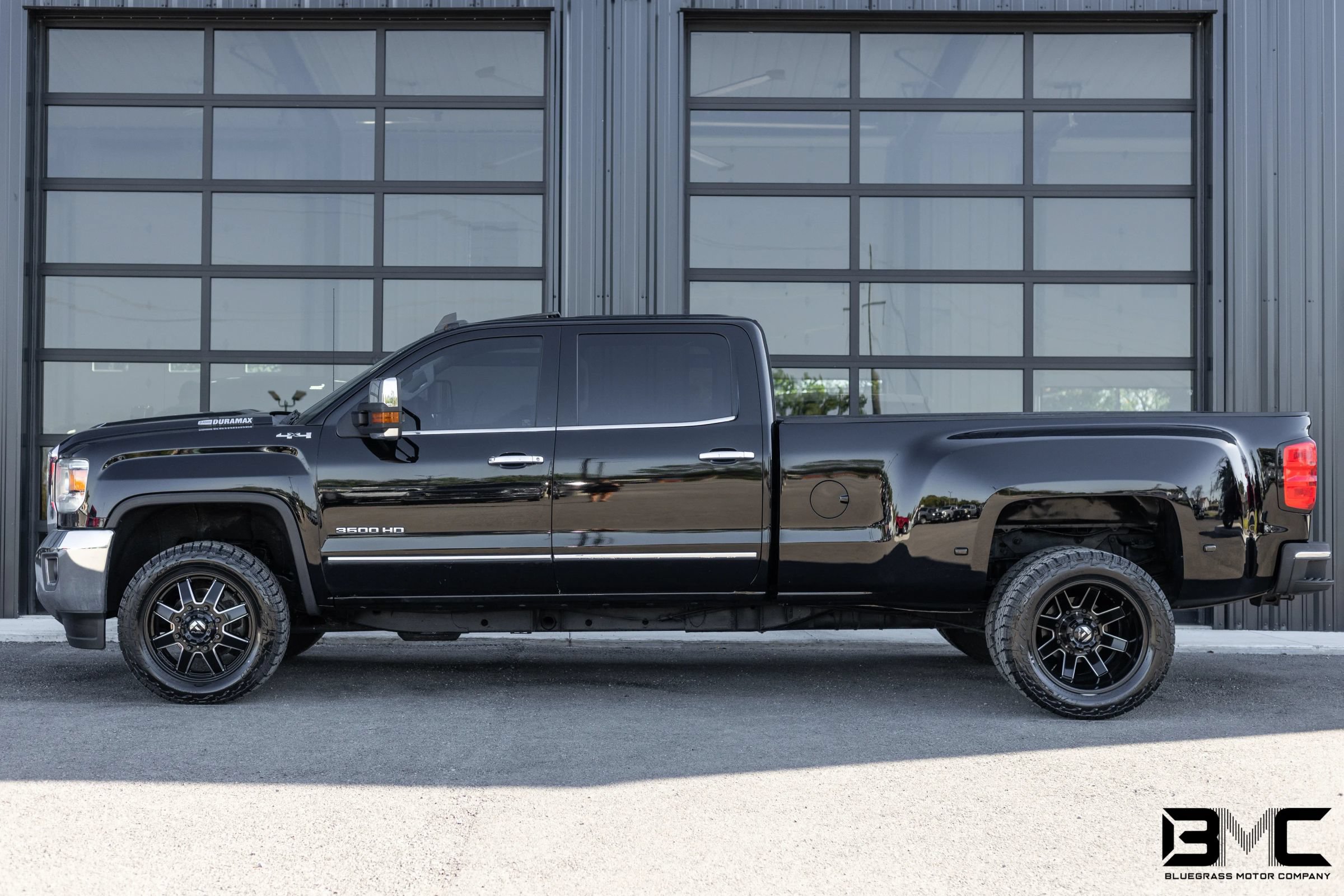 Used 2017 GMC Sierra 3500 SLT AWD/4WD image 4