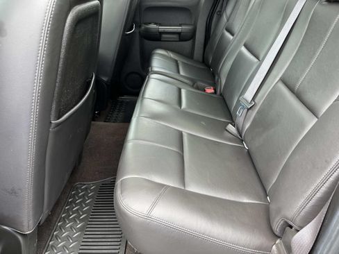 Used 2009 GMC Sierra 2500 SLT w/ SLT Convenience Package AWD/4WD image 17