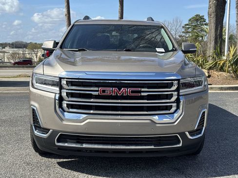 Used 2022 GMC Acadia SLE w/ Driver Convenience Package image 3