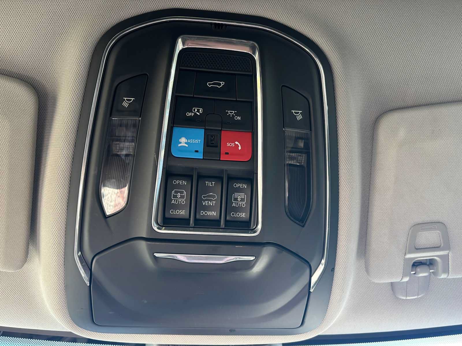 Used 2024 Jeep Grand Cherokee Limited 4xe AWD/4WD image 32