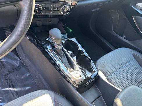 Used 2025 Chevrolet Trax LT image 56