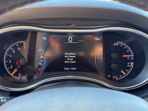 Used 2019 Jeep Grand Cherokee Limited w/ Luxury Group II image 27