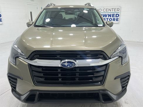 Used 2024 Subaru Ascent Premium w/ Convenience Package image 3