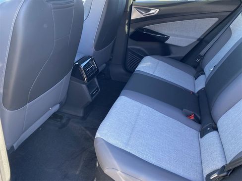 New 2026 Volkswagen ID.4 Pro image 13