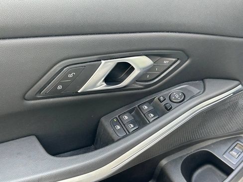 Used 2025 BMW 330i Sedan RWD image 16