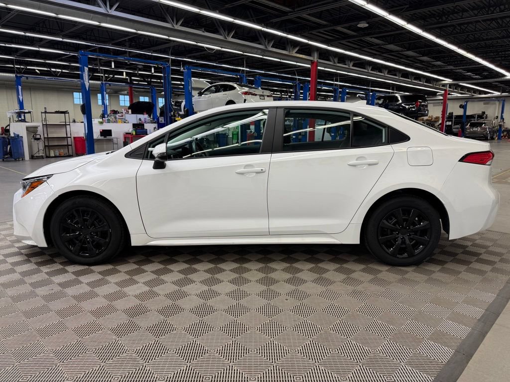Used 2026 Toyota Corolla LE FWD image 4