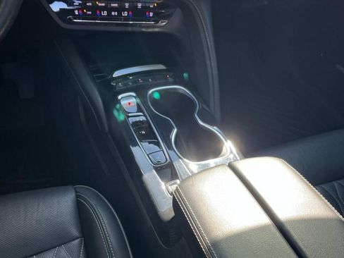 Used 2022 Buick Envision Avenir w/ Premium Seat Package AWD/4WD image 18