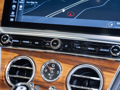 Used 2021 Bentley Continental GT AWD/4WD image 33