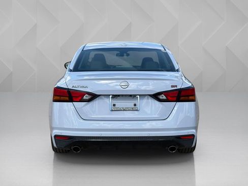 Used 2024 Nissan Altima 2.5 SR FWD image 6