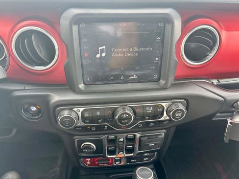 Used 2020 Jeep Gladiator Rubicon AWD/4WD image 18