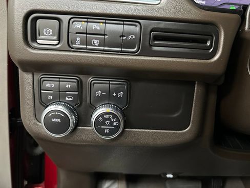 Used 2022 GMC Yukon SLT w/ SLT Premium Package AWD/4WD image 35