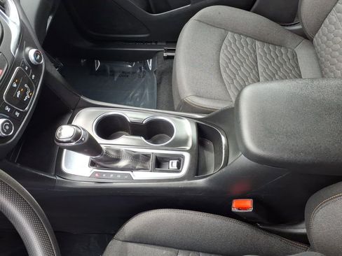 Used 2021 Chevrolet Equinox LT image 14