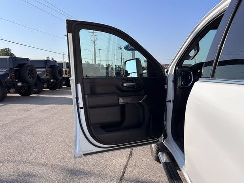 Used 2022 Chevrolet Silverado 2500 LTZ w/ LTZ Plus Package AWD/4WD image 12