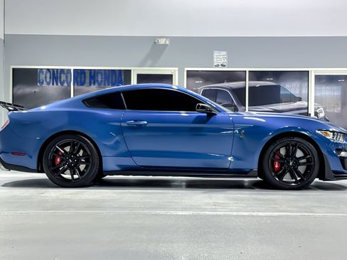 Used 2021 Ford Mustang Shelby GT500 w/ Technology Package RWD image 7