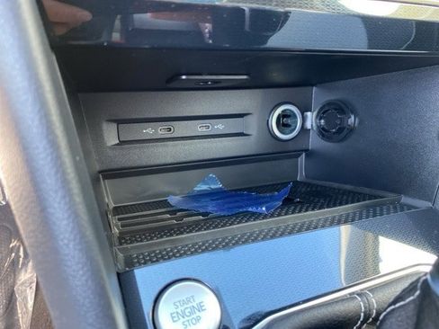 New 2025 Volkswagen Taos SE image 33