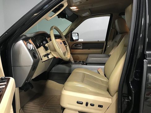 Used 2013 Ford Expedition XLT RWD image 10