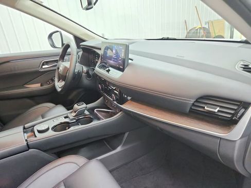 Used 2026 Nissan Rogue Platinum w/ Platinum Premium Package AWD/4WD image 38