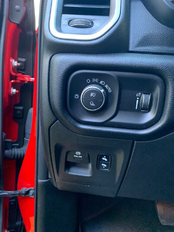Used 2020 RAM 1500 Big Horn AWD/4WD image 16