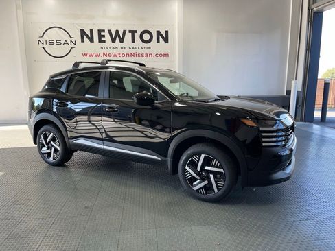 New 2026 Nissan Kicks SV w/ SV Premium Package image 2