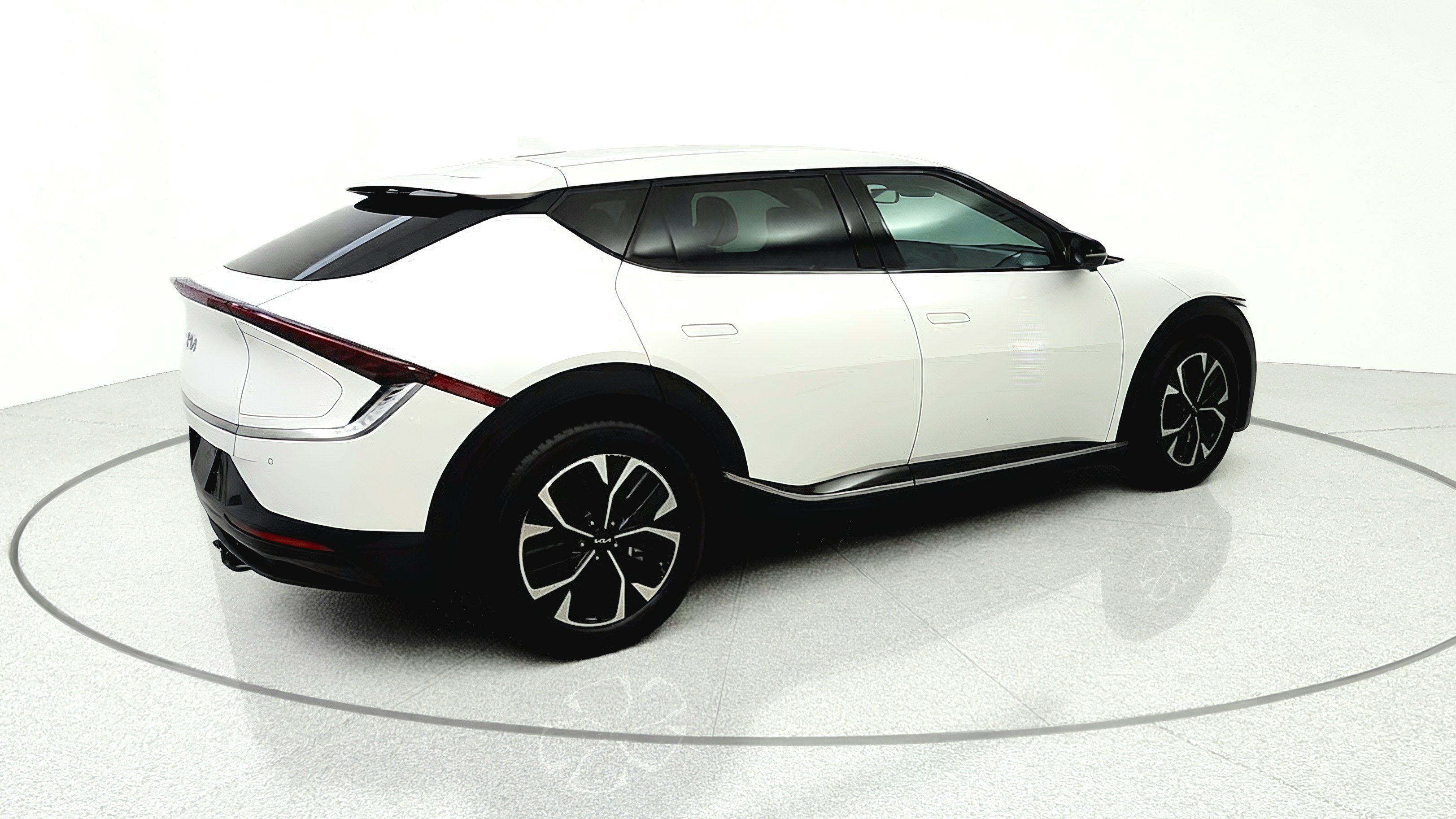 Used 2024 Kia EV6 Wind w/ Wind Technology Package AWD/4WD image 7