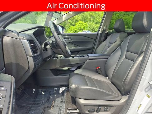 Used 2024 Nissan Rogue SL w/ SL Premium Package AWD/4WD image 13